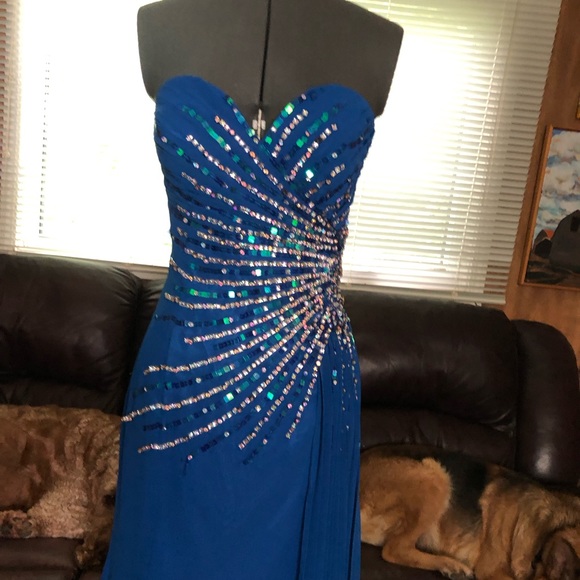 Tony Bowls Beaded Sequin Formal Dress - Picture 6 of 14